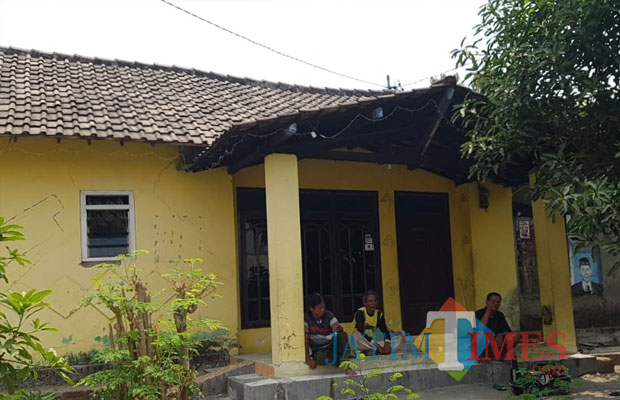 Rumah pengganda uang di Gempol. (Foto: arishandi)