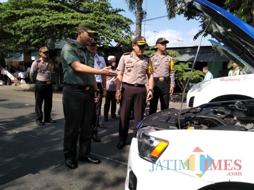 Kapolres Blitar Kota AKBP Adewira memimpin apel gelar pasukan Operasi Zebra Semeru 2018.(Foto : Team BlitarTIMES)