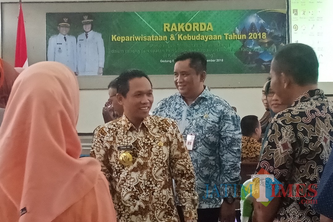 Bupati Lumajang H. Thoriqul Haq di sela-sela acara Rakorda Kepariwisataan & Kebudayaan Lumajang 2018. (Foto: Pawitra/JatimTIMES)