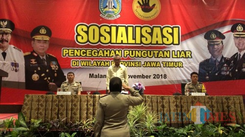 Suasana saat sosialisi pencegahan pungli (Anggara Sudiongko/MalangTIMES)