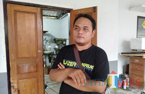 Hengki Dinata, putra pertama pasangan Almarhum Didik dan Suprihatin (foto : Joko Pramono/JatimTIMES)
