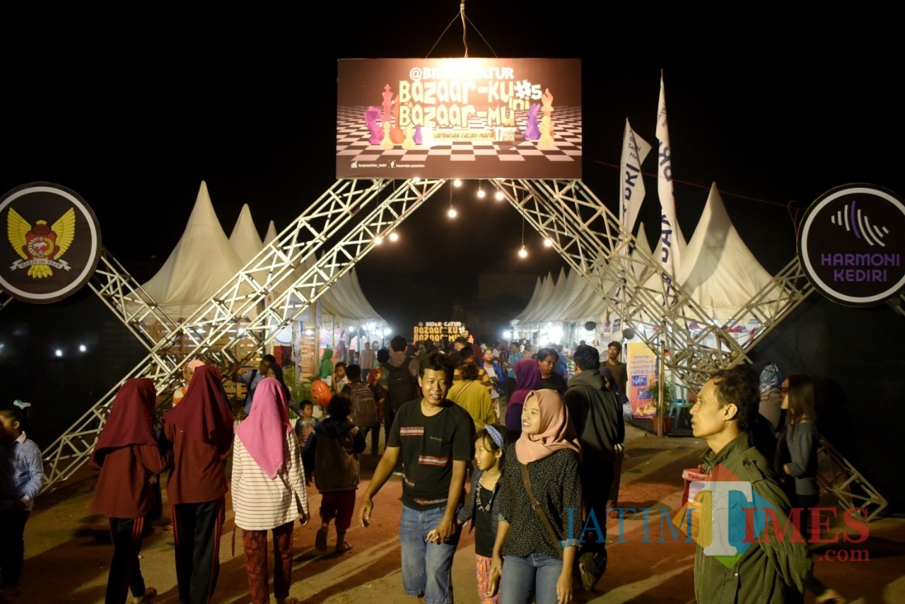 Suasana BazaarKU ini BazaarMu. (Foto: B. Setioko/JatimTIMES)