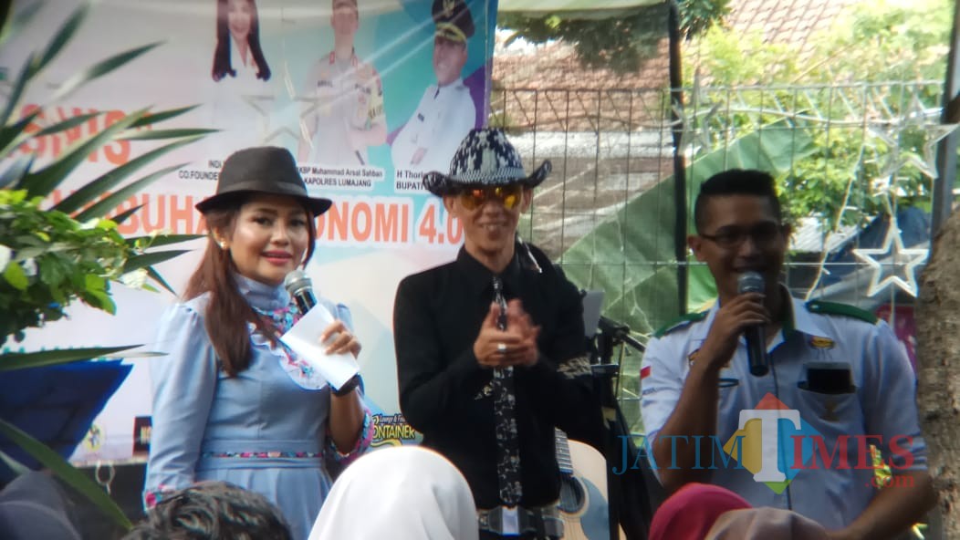 Diskusi HIPMI dihadiri oleh Owner Batik dari Jember (Foto : Moch. R. Abdul Fatah / Jatim TIMES)