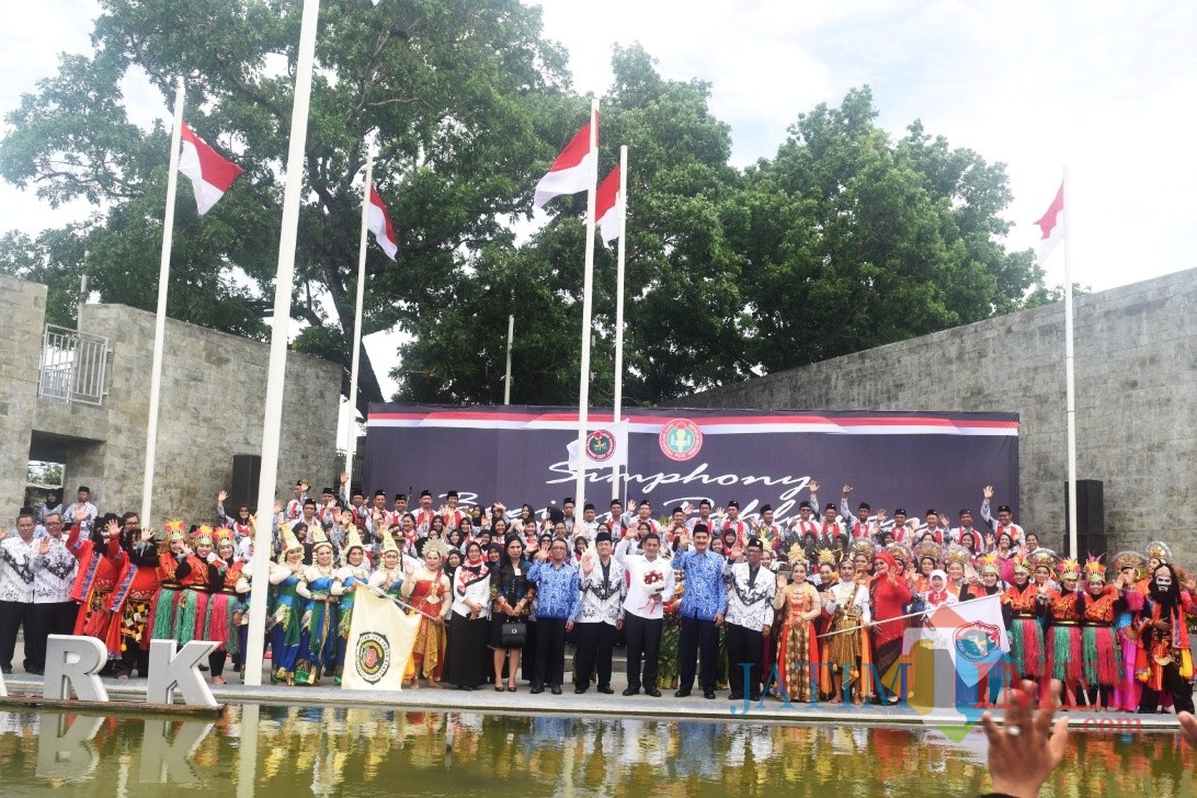 Suasana peringatan HUT PGRI Ke-73 di Kota Kediri. (Foto: Ist)