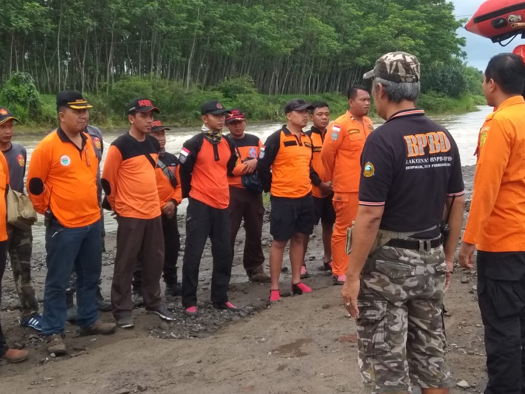 Tim pencari sedang di briefing sebelum mencari Dodo beberapa waktu lalu (istimewa)