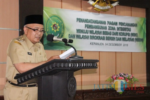 Wabup Malang HM. Sanusi saat menyampaikan sambutannya dalam acara penandatanganan pakta integritas WBK dan WBBM di PA Negeri Malang, Selasa (04/12/2018). (Nana)