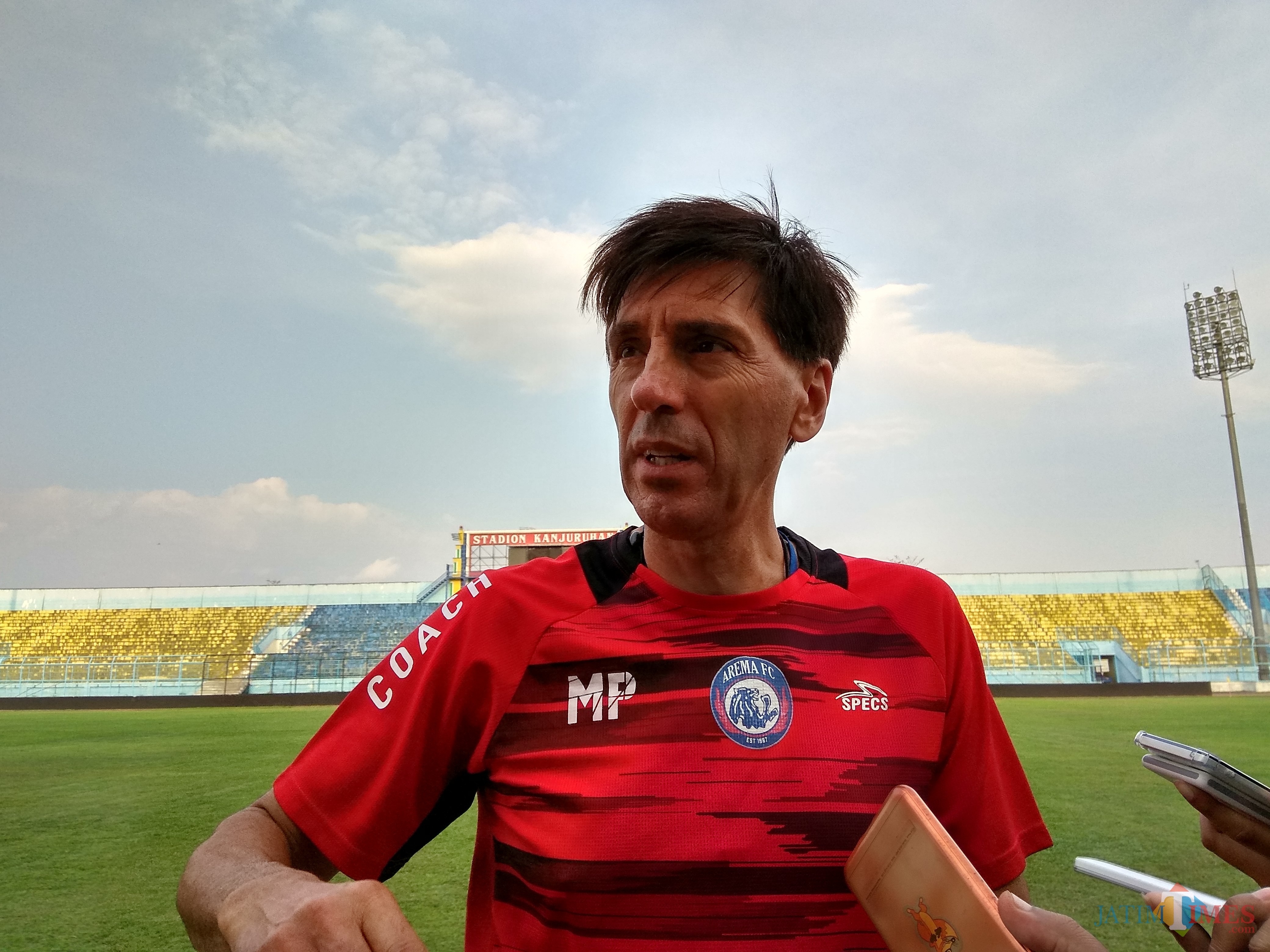 Pelatih Kepala Arema FC, Milan Petrovic (Hendra Saputra)