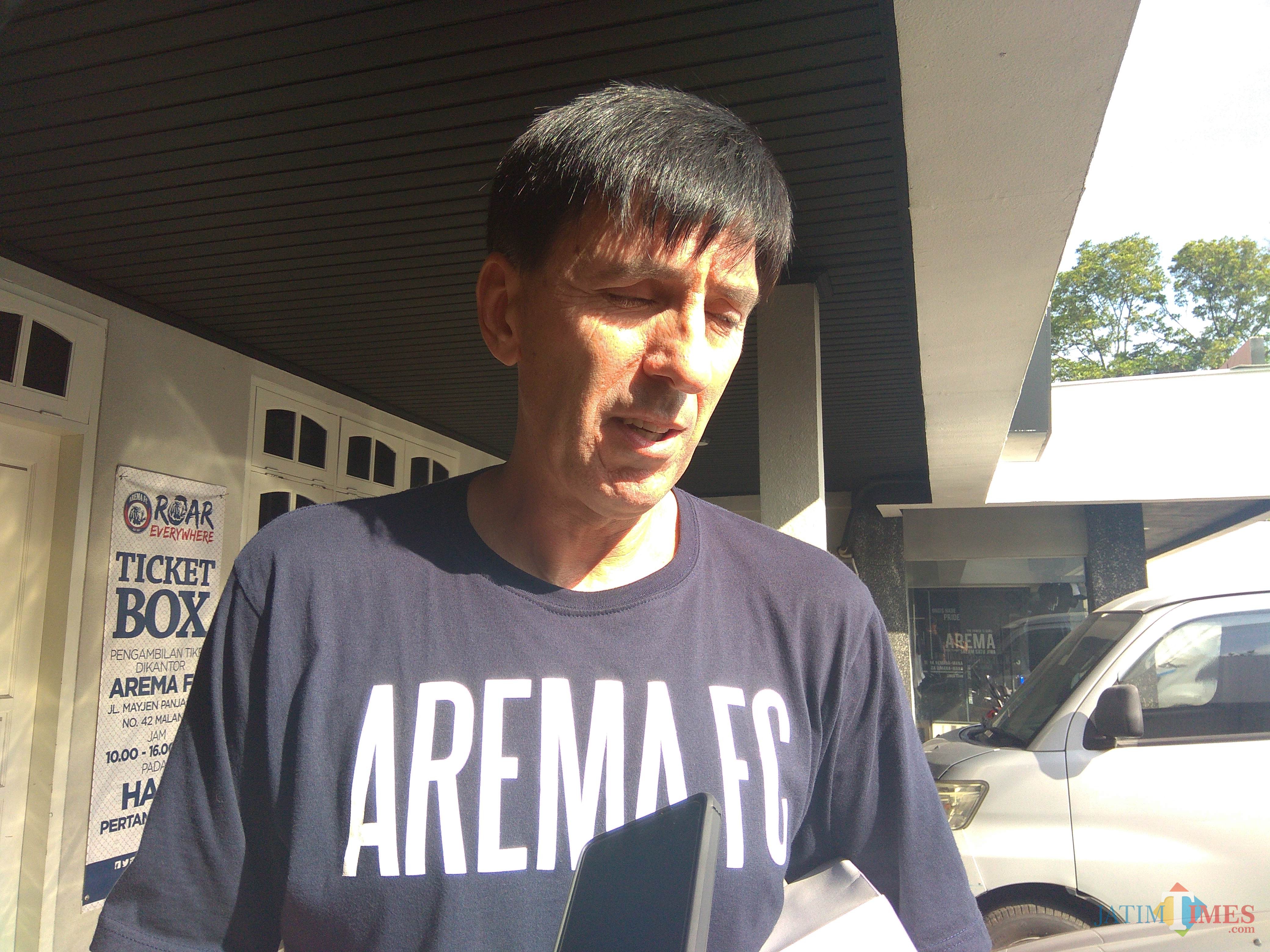 Pelatih Kepala Arema FC, Milan Petrovic (Hendra Saputra)
