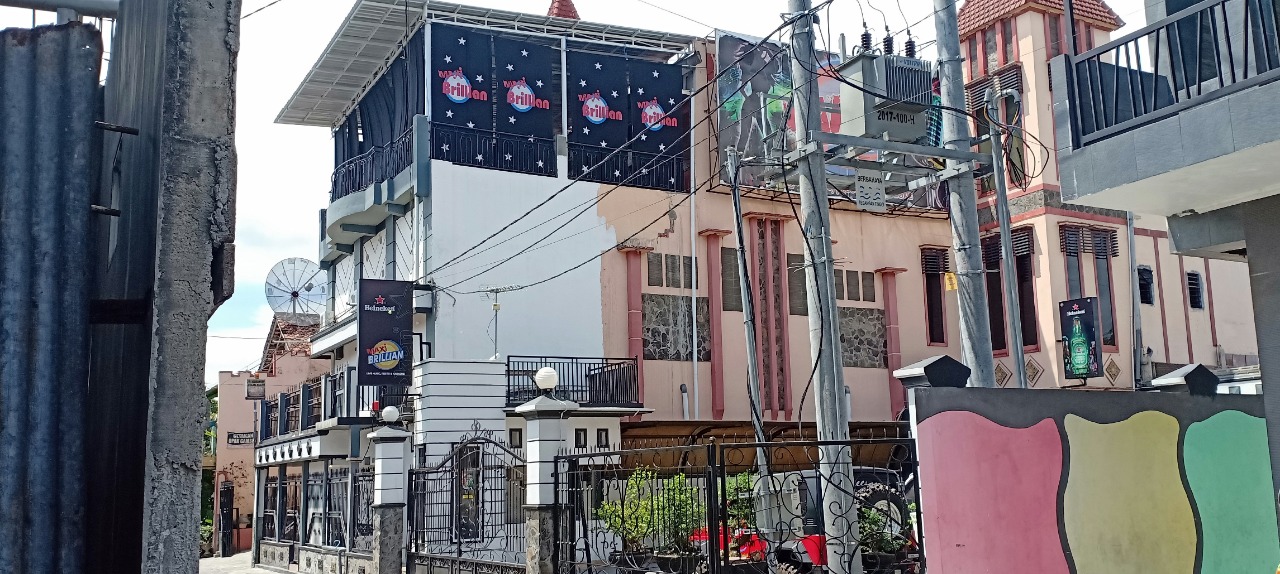 Cafe Maxi Brilian pasca penggrebekan Polda Jatim