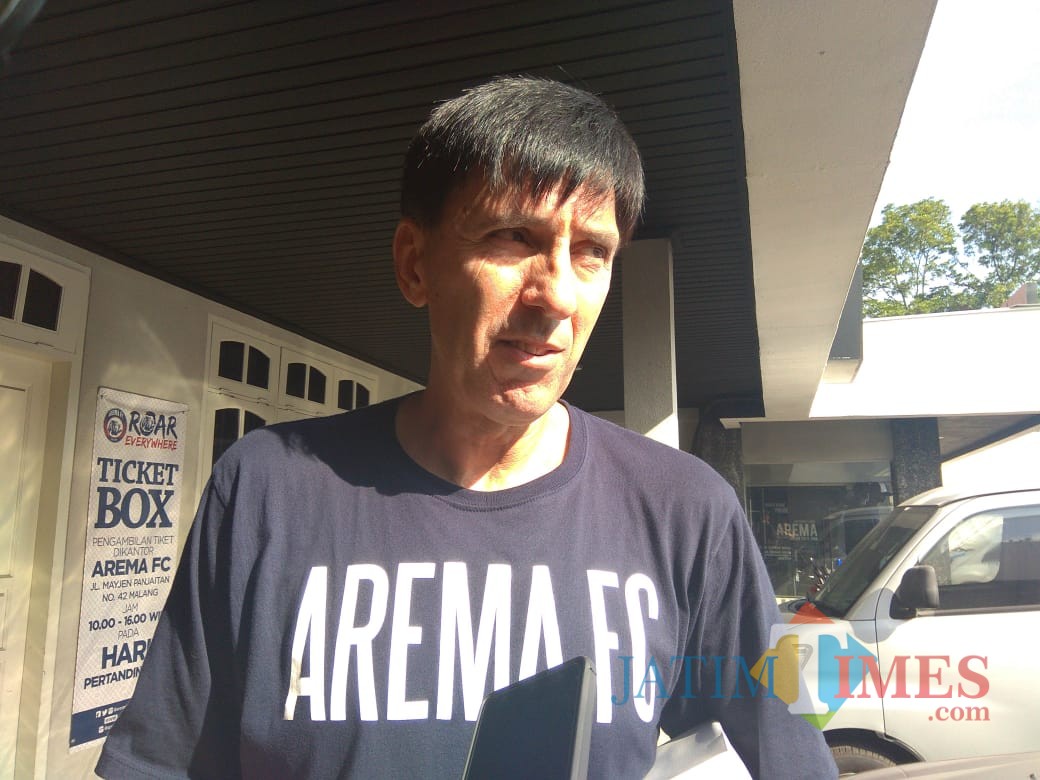 Pelatih Kepala Arema FC, Milan Petrovic (Hendra Saputra)