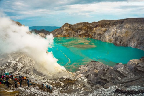 Pesona Kawah Ijen yang saat ini sudah mendunia