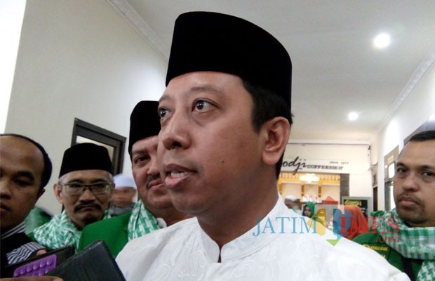 Ketua Umum DPP PPP M Romahurmuziy saat memberi keterangan terhadap awak media saat berkunjung ke Kota Malang, Selasa (17/12/2018) (Pipit Anggraeni/MalangTIMES).
