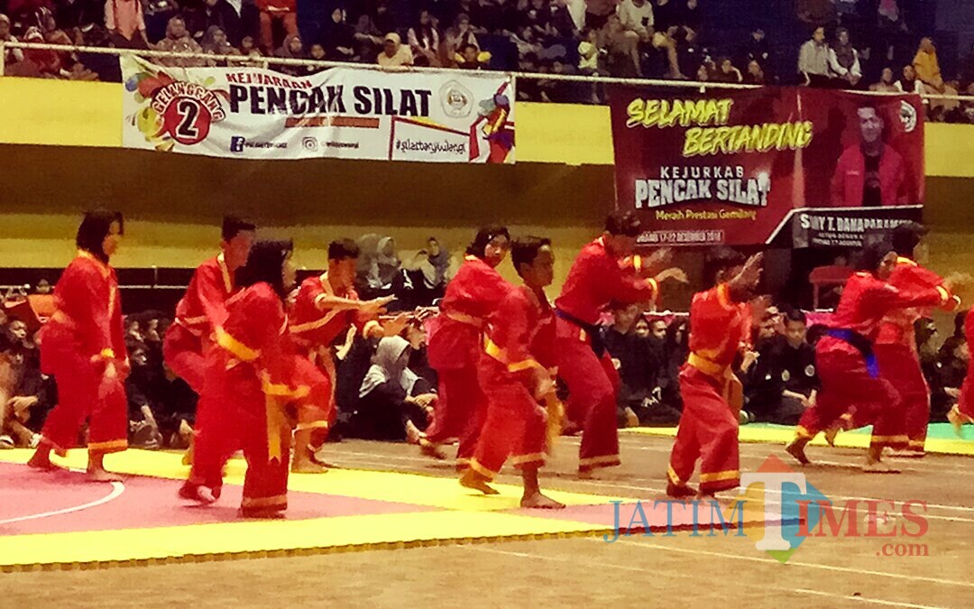 Suasana pertandingan pencak silat pelajar di Gor Tawang Alun Banyuwangi