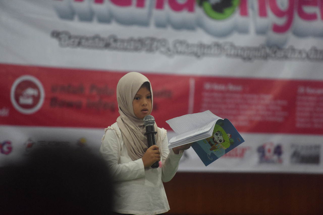 Rumah Zakat hadirkan santri TPQ dalam agenda Silaturahim Akbar Santri se-Nusantara ke-VI dalam gelaran acara Indonesia Mendongeng, Selasa (25/12). (Foto: Ist)