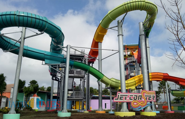 Water slide terbaru yang diberi nama Jet Coaster Slide di Hawai Waterpark menjadi satu-satunya di Indonesia. (Foto: Hezza Sukmasita/MalangTIMES)