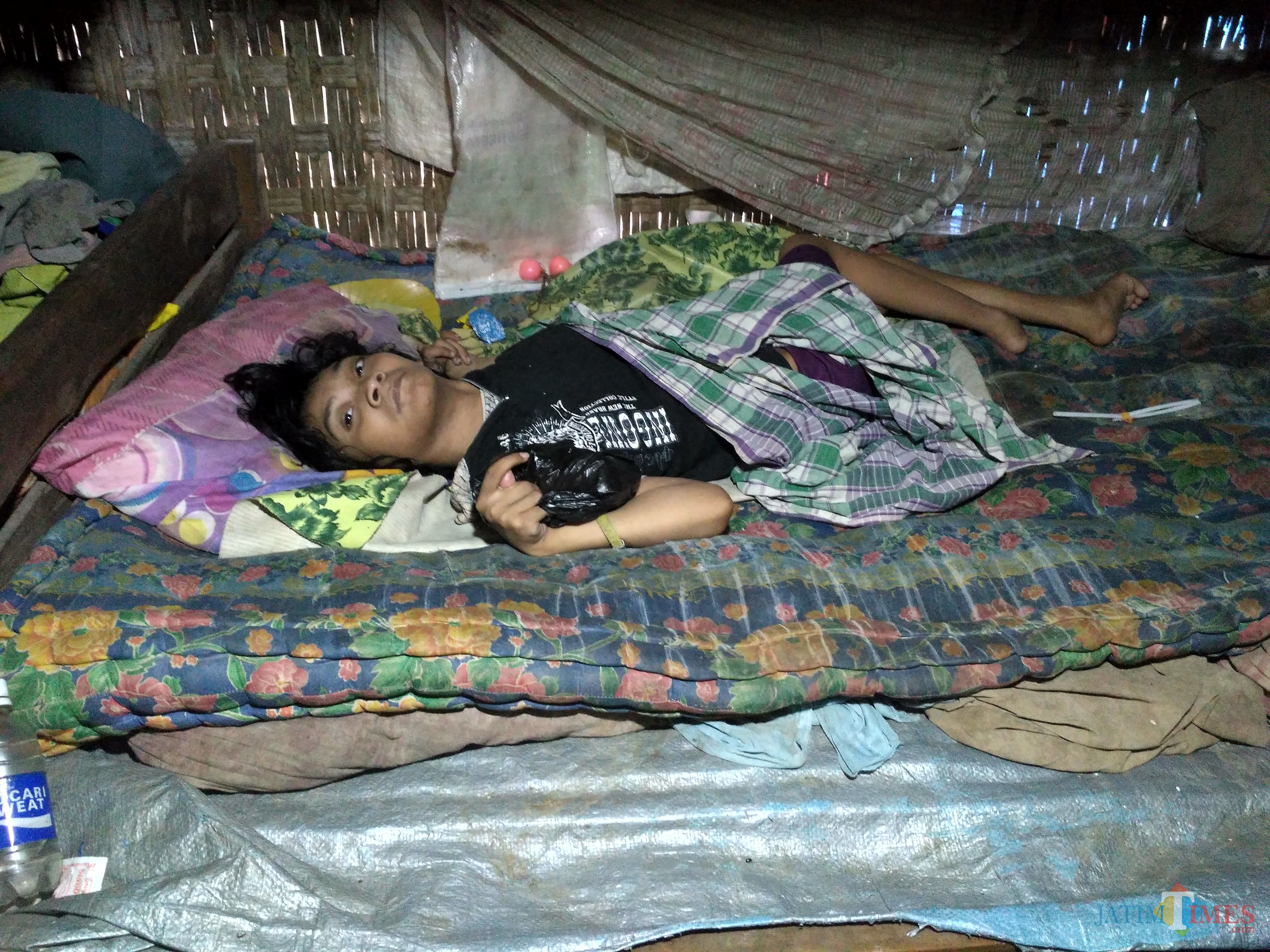 Yusiana, gadis yang 28 tahun hidupnya hanya di kamar pengap / Foto : Anang Basso / Tulungagung TIMES