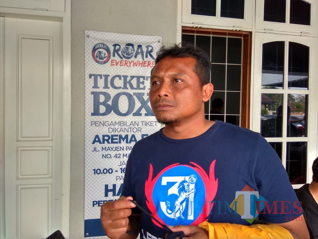 Asisten pelatih Arema FC Kuncoro (Hendra Saputra)