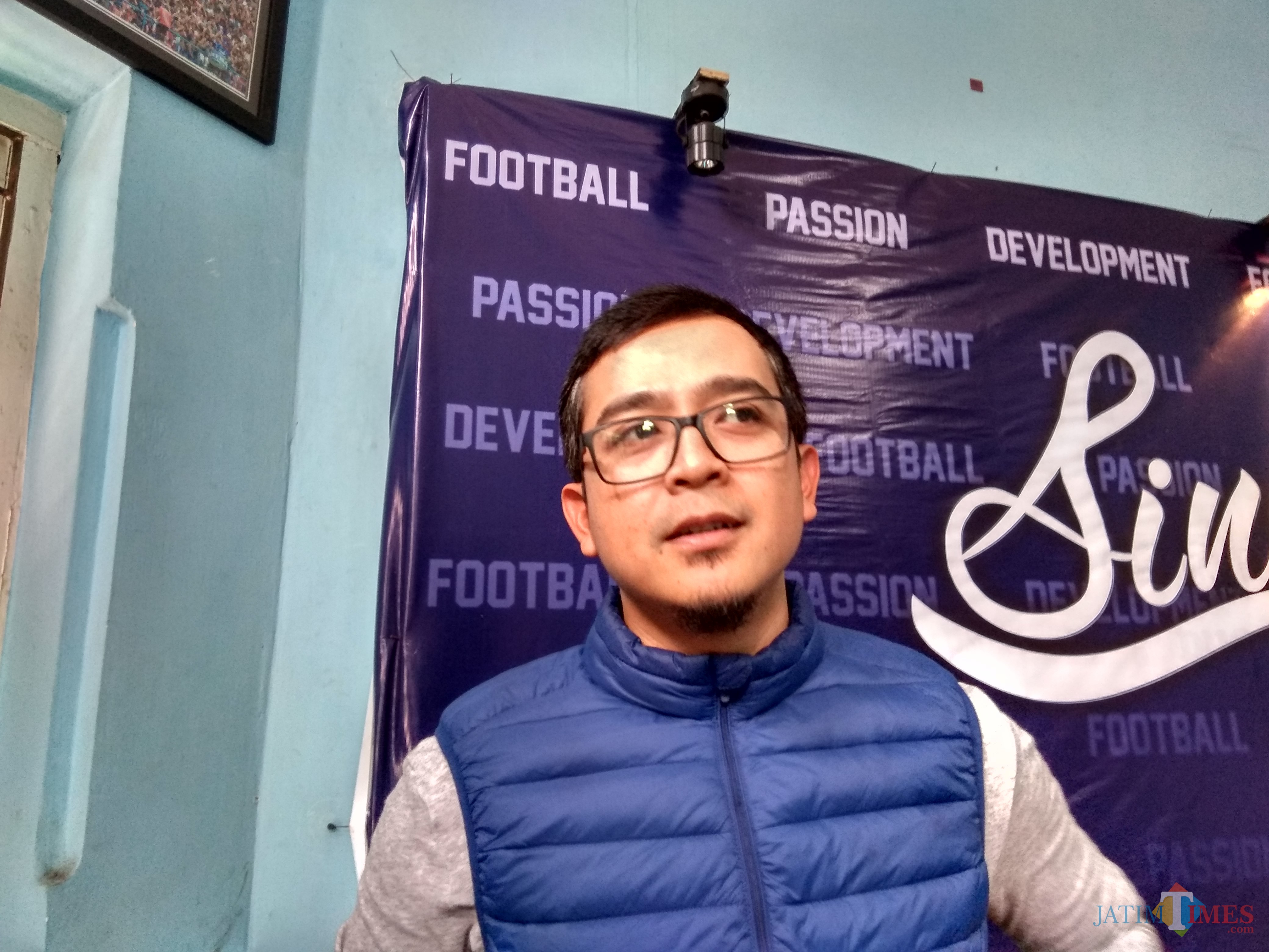 Manager Bisnis Arema FC, Yusrinal Fitriandi (foto: Hendra Saputra/ MalangTIMES)