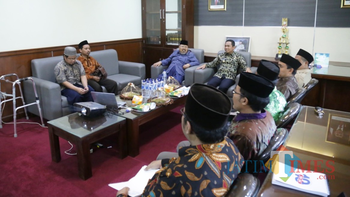 FGD IAI Syarifudin Lumajang bersama Bupati Thoriqul Haq. (Foto: Istimewa)