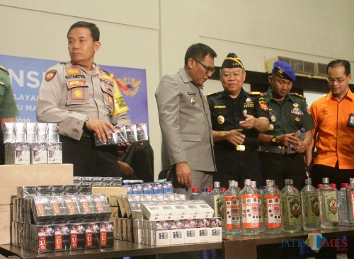 Rokok tanpa cukai dengan berbagai merek siap edar yang berhasil diamankan Bea Cukai Malang. (Foto: Nurlayla Ratri/MalangTIMES)