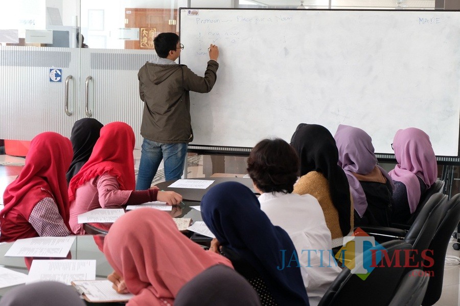 Rumah bahasa yang ada di Gedung Balai Kota Pemkot Surabaya