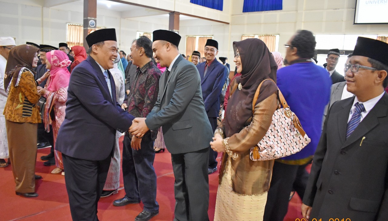 Rektor UM Rofi