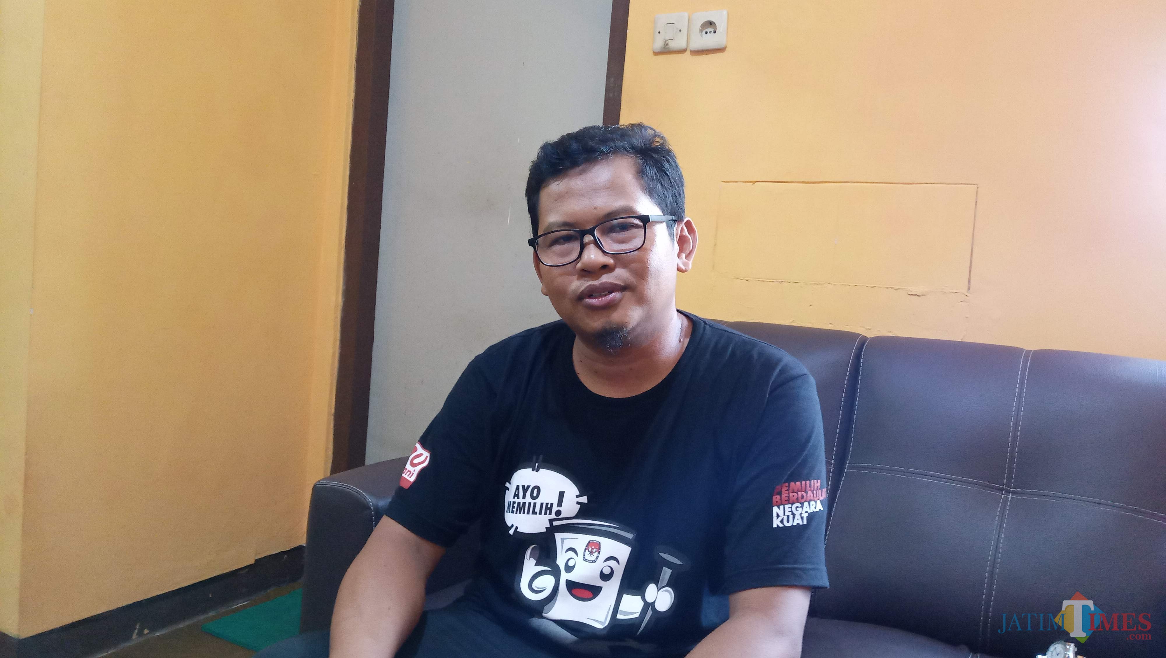 Ketua Komisioner KPU Tulungagung Suprihno (foto : Joko Pramono/Jatimtimes)