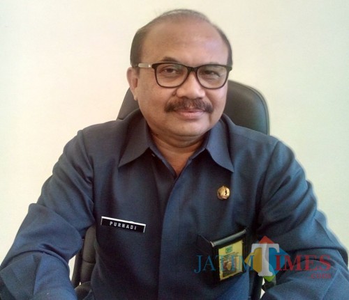 Purnadi Kepala Bapenda Kabupaten Malang menyampaikan torehan pendapatan sektor pajak 2018 (Nana)