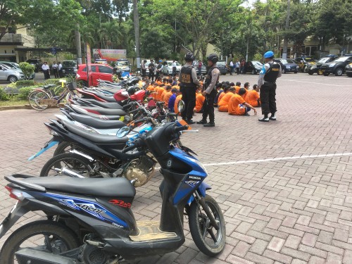 Ilustrasi pelaku dan barang bukti curanmor yang berhasil disita polisi, Kabupaten Malang (Foto : Dokumen MalangTIMES)