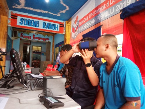 Napi yang melakukan perekaman data(Anggara Sudiongko/MalangTIMES)