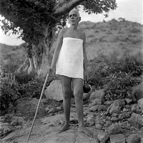Bhagavan Sri Ramana Maharshi (foto: fullyoga.wordpress.com)