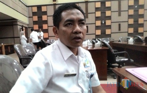 Kepala Bappeda Kabupaten Malang Tomie Herawanto menyatakan pelaksanaan dua megaproyek menanti pusat.(Nana)