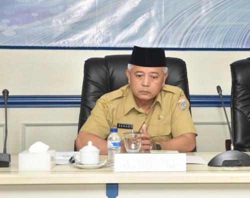 Wabup Malang Sanusi memperingatkan kepala OPD untuk berkinerja baik agar tidak terkena sanksi. (Humas)