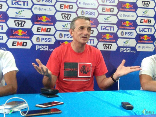 Pelatih kepala Arema FC Milomir Seslija (Hendra Saputra)