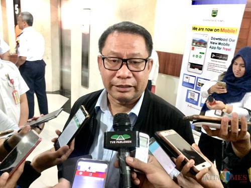 Ketua Komisi V DPR RI, Fary Djemy Francis menjelaskan, Komisi V DPR RI di Balai Kota Among Tani, Rabu (30/1/2019). (Foto: Irsya Richa/MalangTIMES)