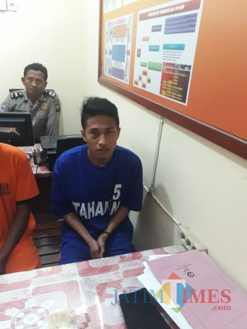 Moch Rosid tersangka peredaran narkoba saat diamankan polisi, Kabupaten Malang (Foto : Polsek Kalipare for MalangTIMES)