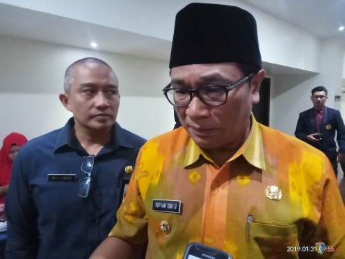 Wakil Wali Kota Malang, Sofyan Edy Jarwoko dan Kepala Barenlitbang, Erik Setyo Santoso ditemui dalam Forum Konsultasi Publik Rancangan Awal RKPD 2020 (Anggara Sudiongko/MalangTIMES)