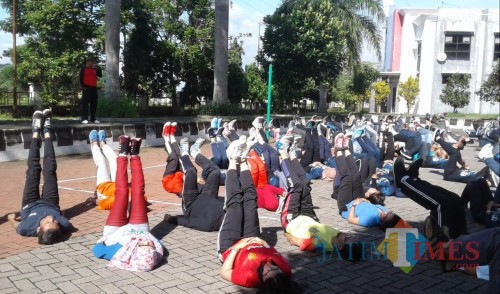 Kegiatan penggemblengan mental dan fisik dalam rangkaian persiapan petugas pajak BP2D Kota Malang. (Foto: BP2D Kota Malang for MalangTIMES)