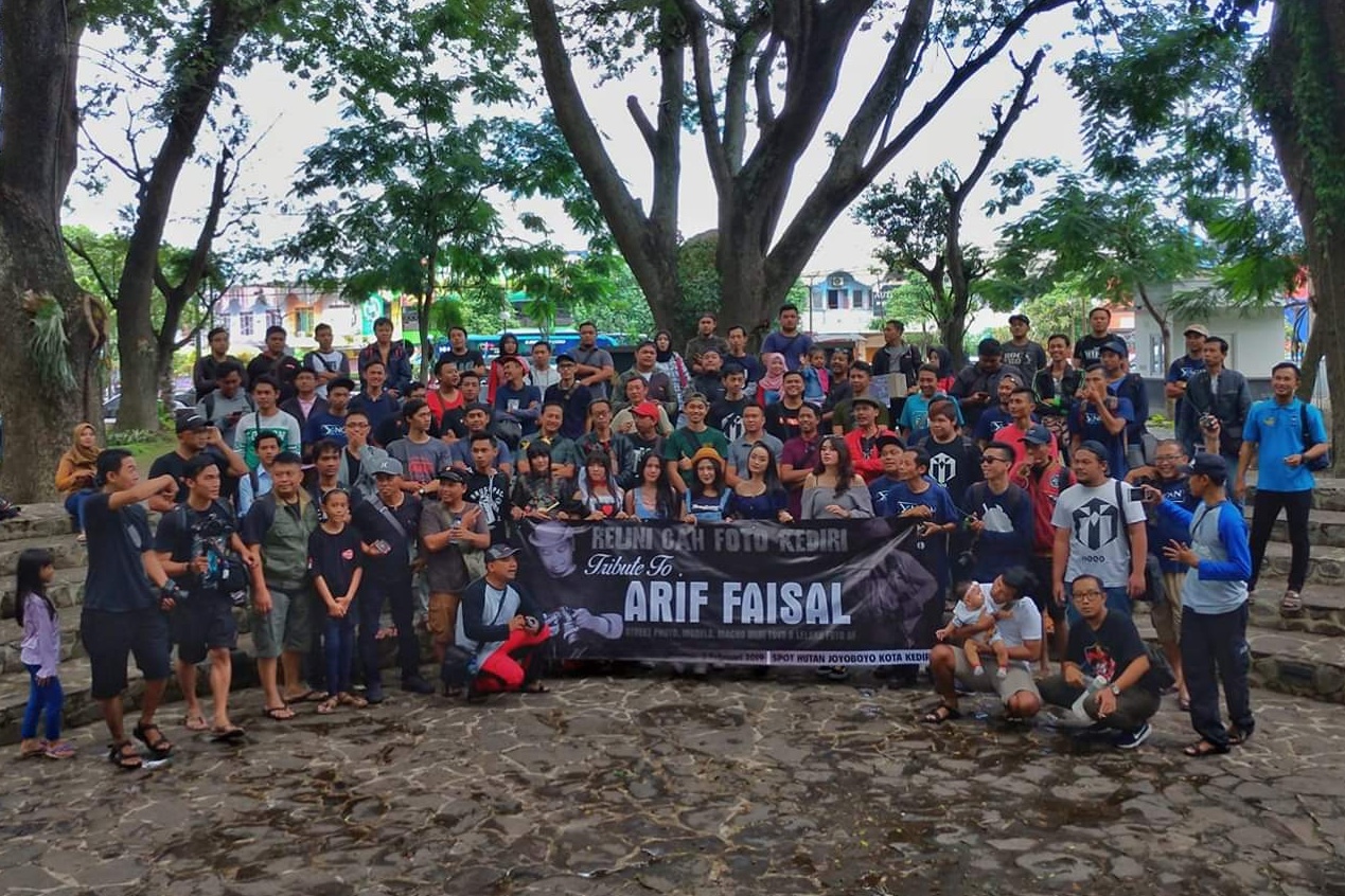 Solid! Reuni Cah Foto Kediri Tribute to Arif Faisal. (Foto: Istimewa)