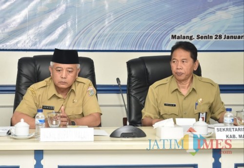 Kiri : Wabup Malang Sanusi bersama Sekda Kabupaten Malang dalam sebuah acara (dok MalangTIMES)