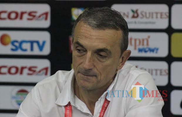 Pelatih Kepala Arema FC, Milomir Seslija (Hendra Saputra)