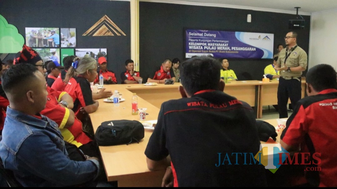 Suasana ketika Pokmas Wisata Pulau Merah berkunjung dan diskusi di PT BSI Pesanggaran