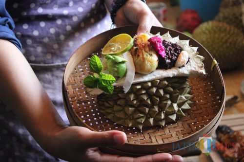 Durian bakar kedai Rumah Durian Bu Sulami Wonosalam. (Foto : Adi Rosul / JombangTIMES)