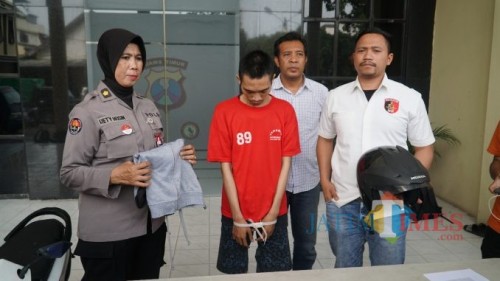 Polrestabes Surabaya saat merilis pelaku.