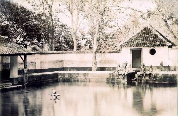 Sumber Air Wendit tempo dulu di Kabupaten Malang yang terus berpolemik sampai saat ini. (pinterest)
