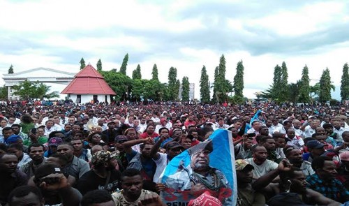 Unjuk rasa masyarakat Papua atas peristiwa yang dianggap mencemarkan nama baik Gubernur Papua oleh KPK (Ist)