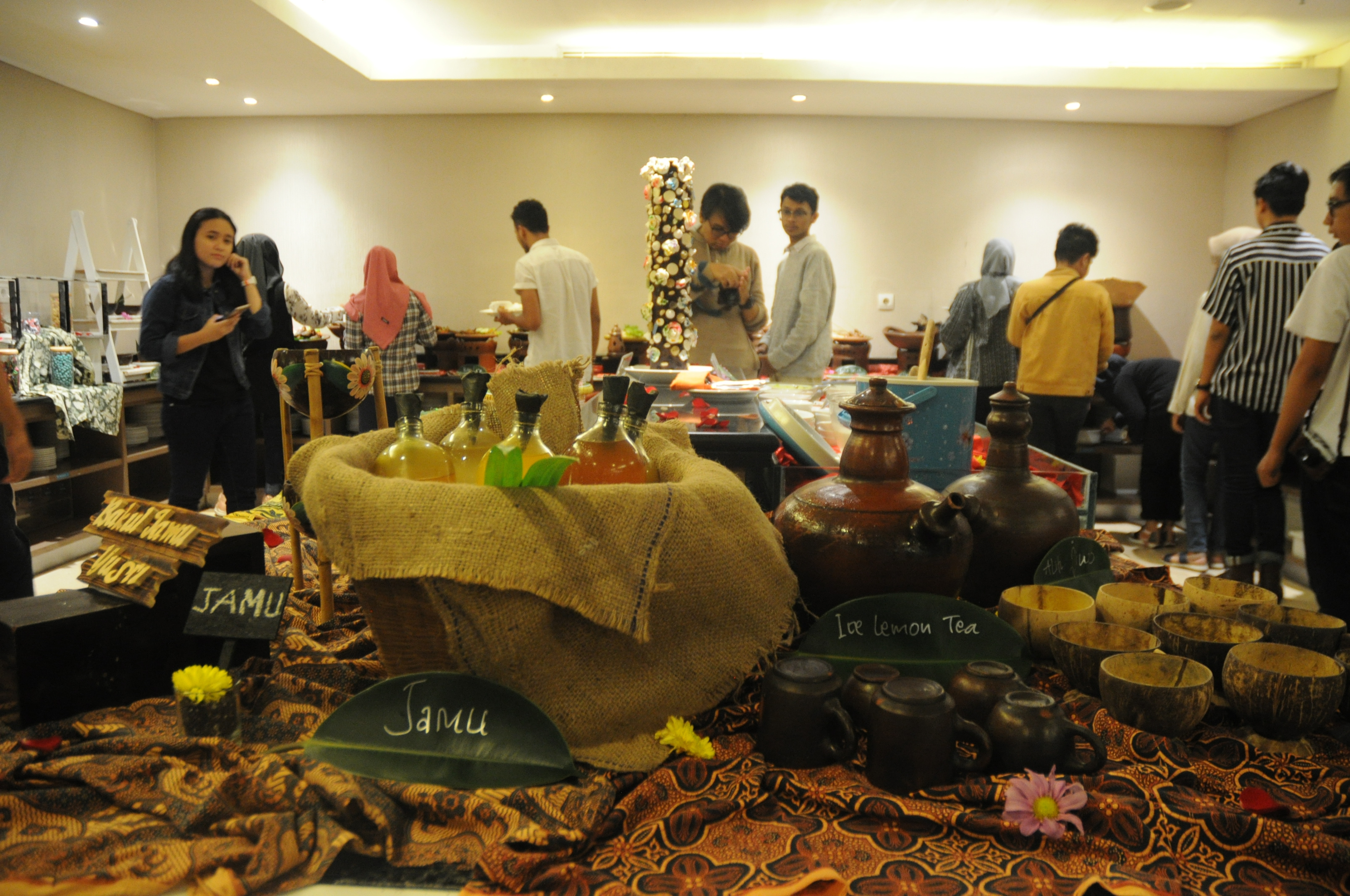 Kampoeng Dhaharan di Pandanwangi Restaurant The 101 Hotel Malang OJ