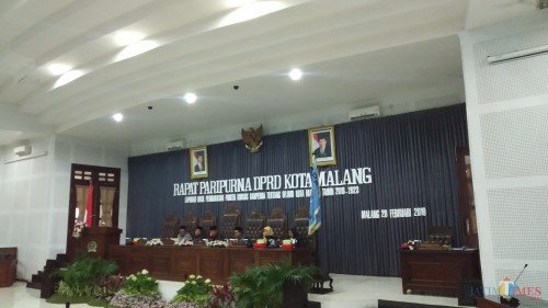 Rapat paripurna DPRD Kota Malang dengan agenda Laporan Hasil Pembahasan Panitia Khusus Ranperda Tentang RPJMD Kota Malang Tahun 2018-2023. (Pipit Anggraeni/MalangTIMES).