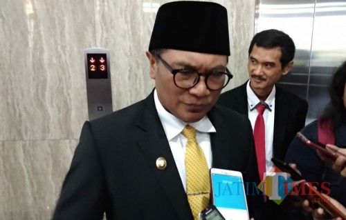 Wakil Wali Kota Malang Sofyan Edi Jarwoko saat menemui awak media di gedung DPRD Kota Malang. (Foto: Nurlayla Ratri/MalangTIMES)