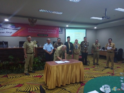 Suasana Kegiatan Penyempurnaan Rancangan Awal Remaja 2020 Sekretariat Daerah Kota Malang (Anggara Sudiongko/MalangTIMES)